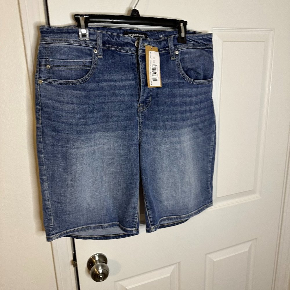 Liverpool Bermuda Shorts